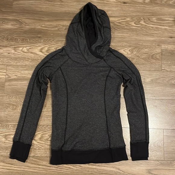 Lulu lemon long sleeve raglan hooded shirt - Picture 1 of 3
